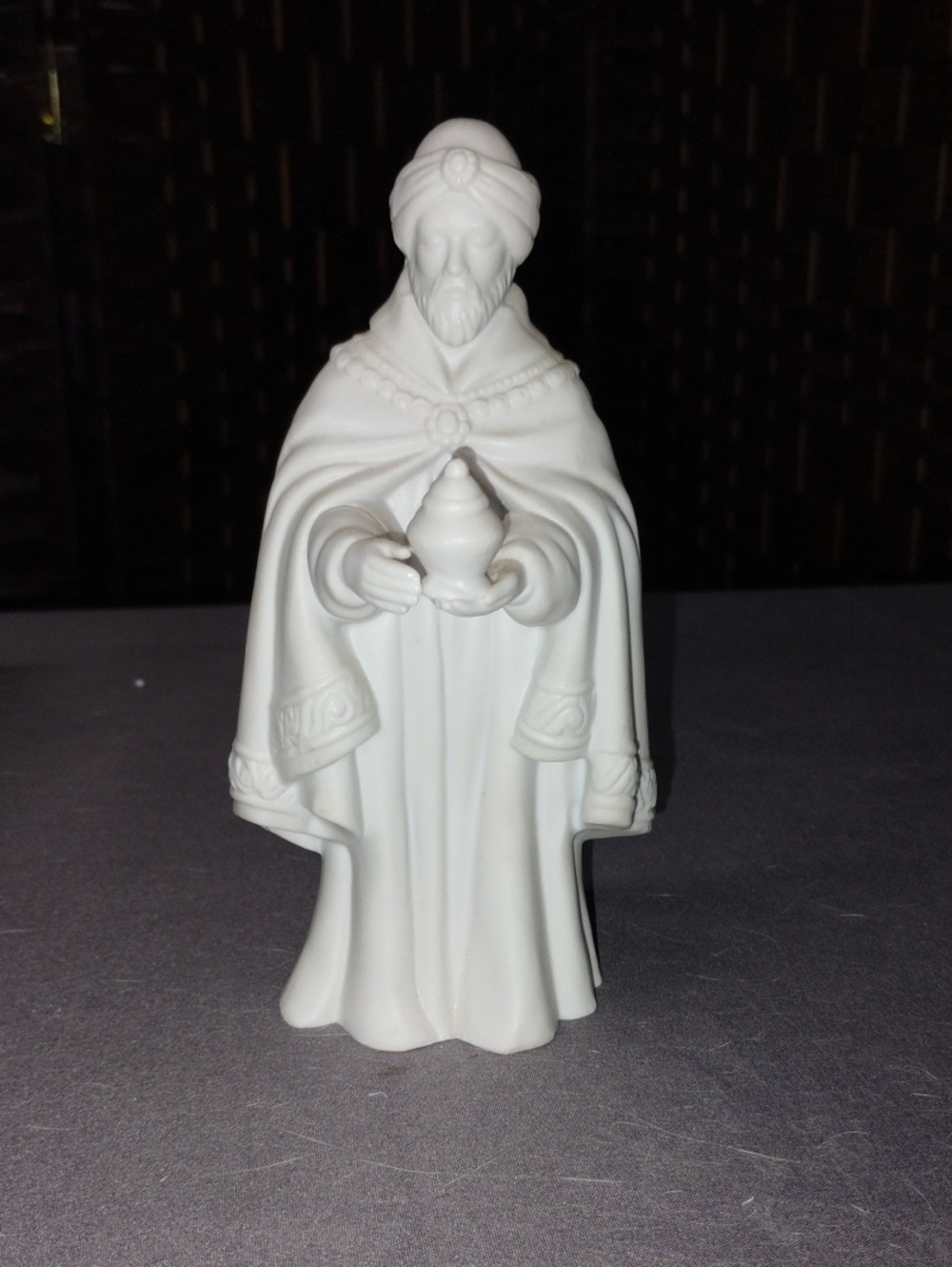 Avon Nativity Collectable Figurine  The MAGI  BATHASAR